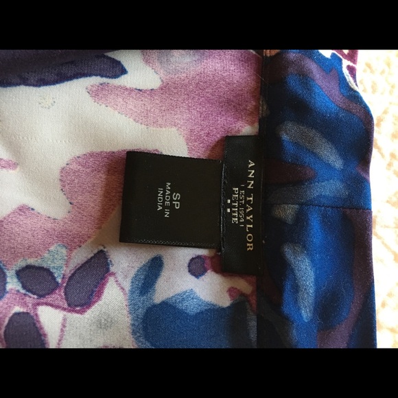 Ann Taylor sleeveless blouse - Picture 2 of 2